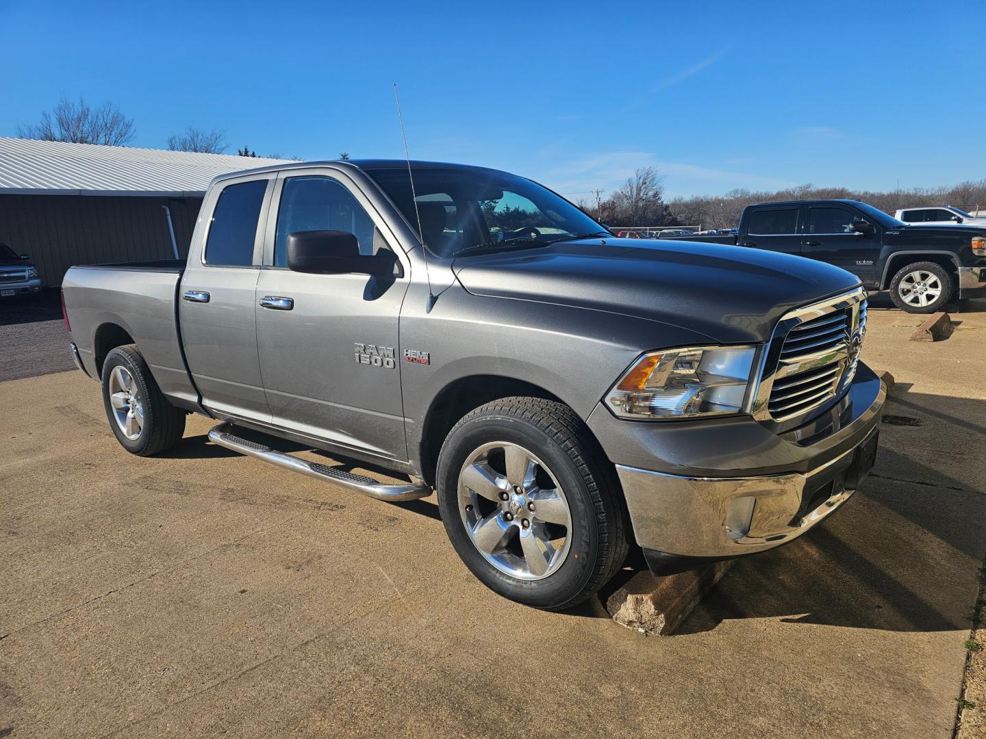 2013 GRAY RAM 1500 SLT Quad Cab 2WD (1C6RR6GT1DS) with an 5.7L V8 OHV 16V engine, 6-Speed Automatic transmission, located at 533 S Seven Points BLVD, Seven Points, TX, 75143, (430) 255-4030, 32.313999, -96.209351 - Photo#1